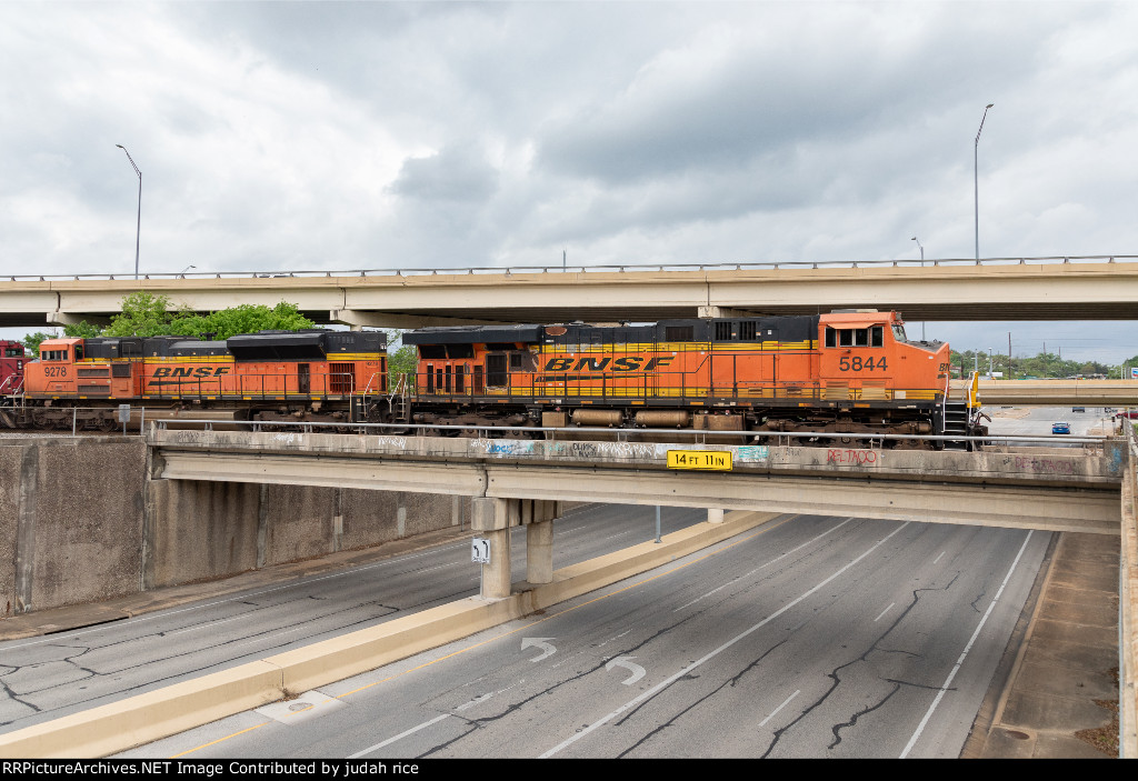 BNSF 5844